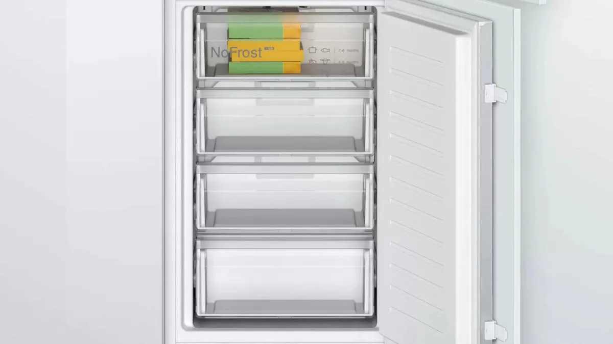 Bosch KIN85NSE0G Fully Integrated 50/50 Fridge Freezer Frost Free with Sliding Hinge