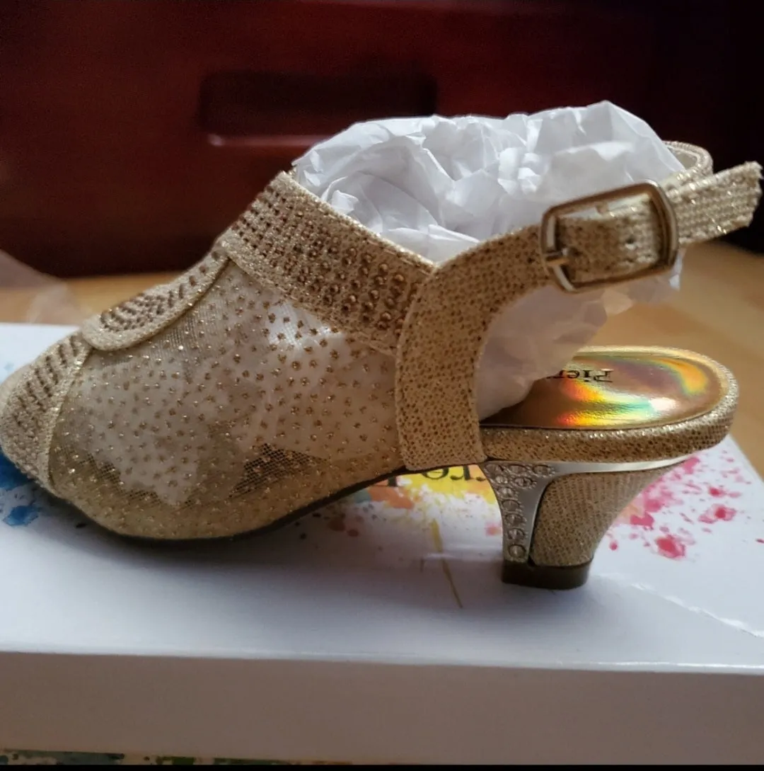 Girl's Gold Heeled Shoes