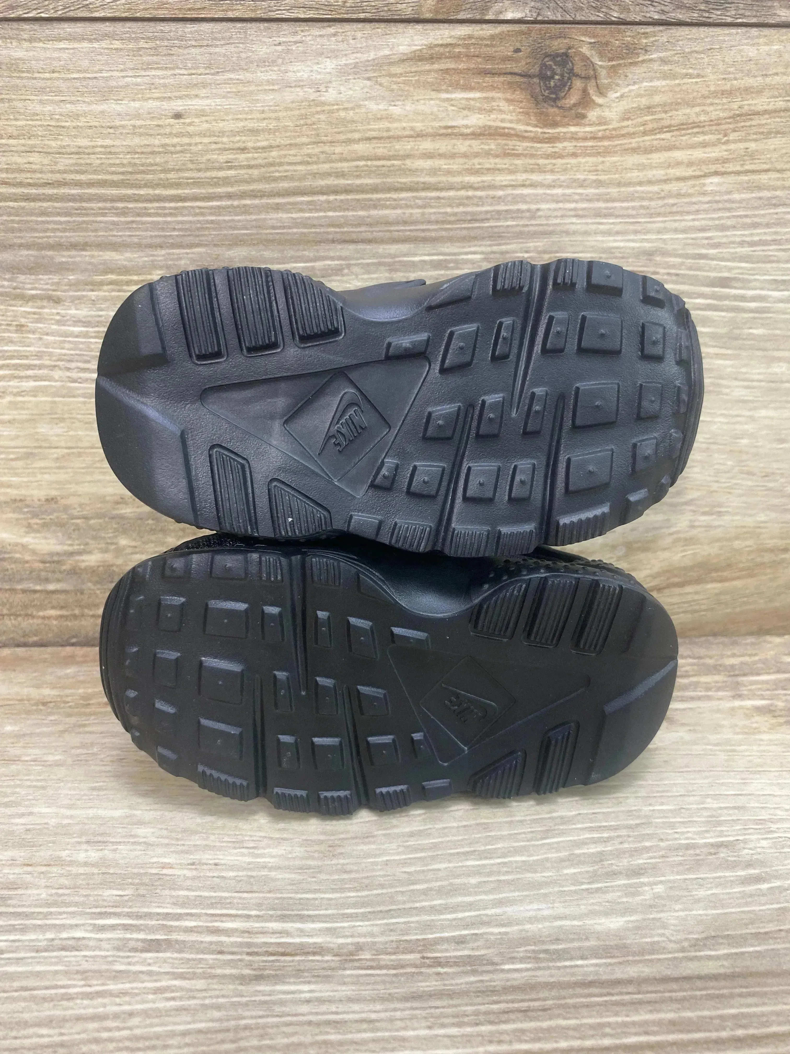 Nike Air Huarache Run Triple Black Sneakers sz 5c