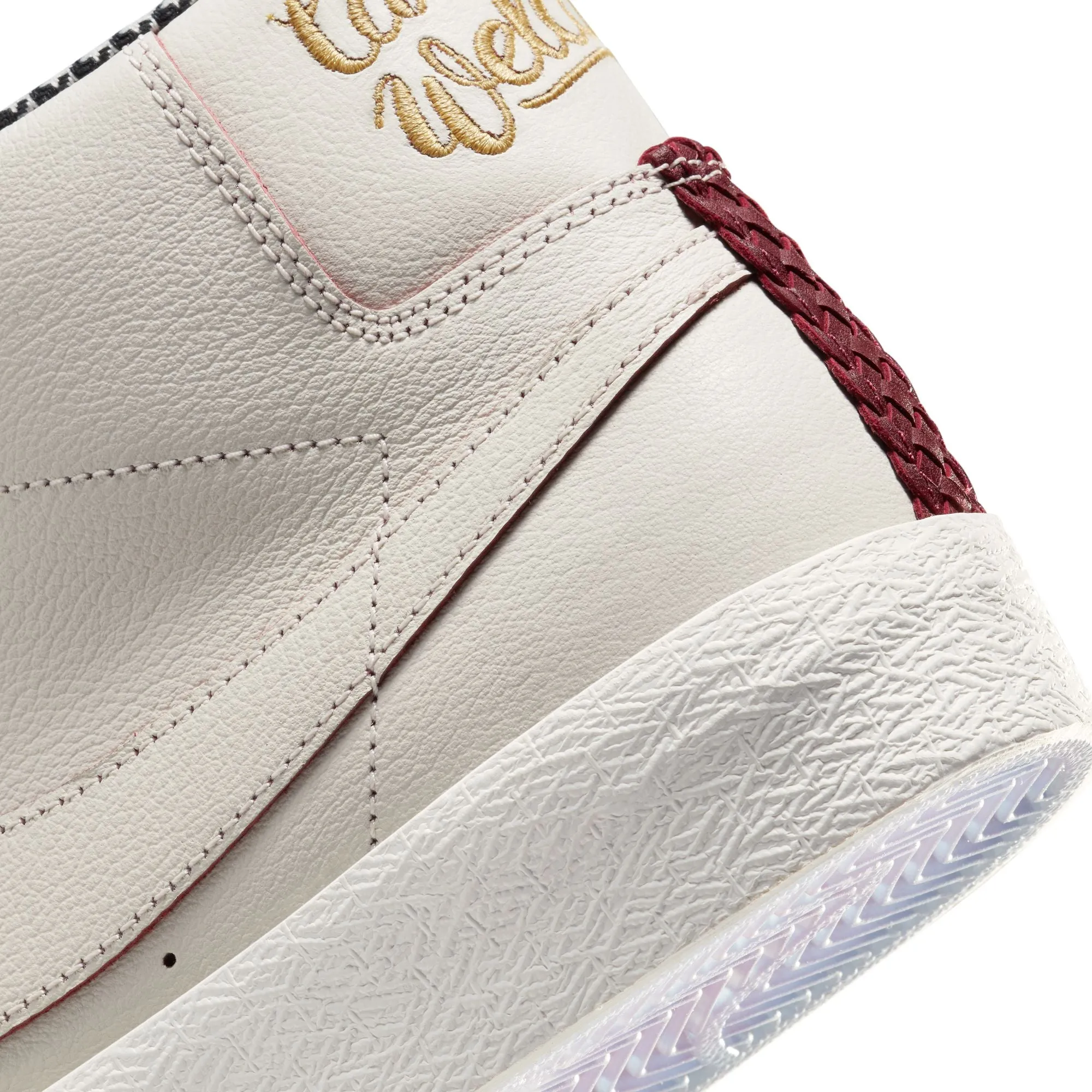 NIKE SB x WELCOME MADRID BLAZER MID SAIL/DARK BEETROOT-WHITE