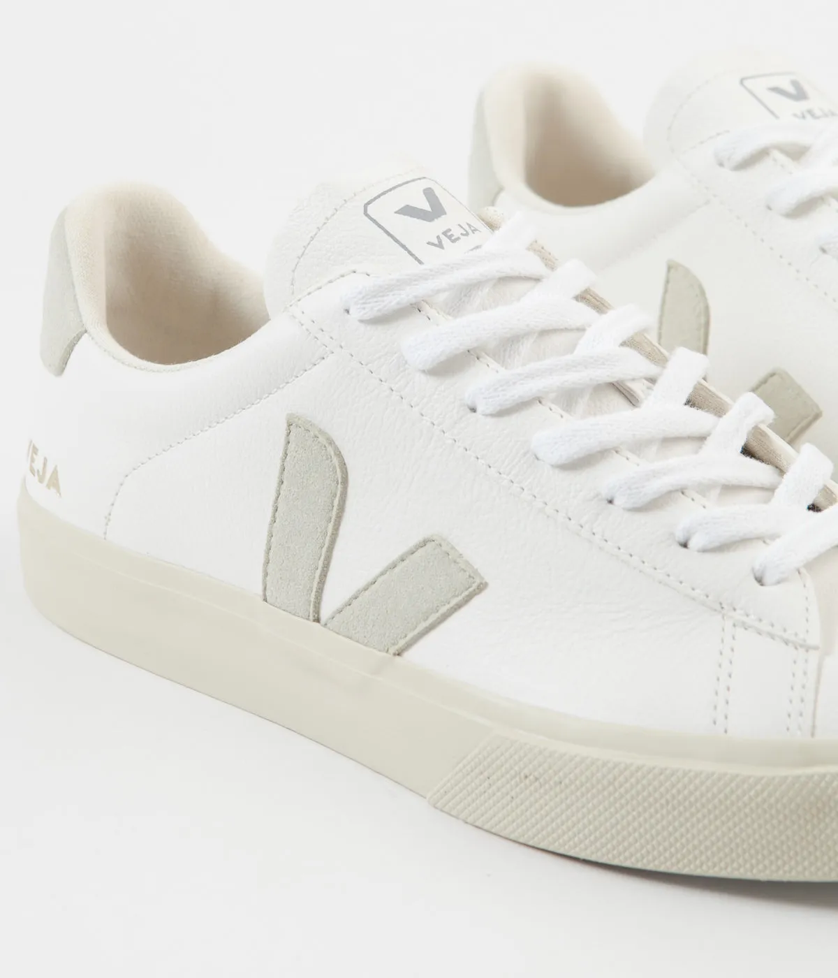 Veja Campo ChromeFree Leather Shoes - White / Natural