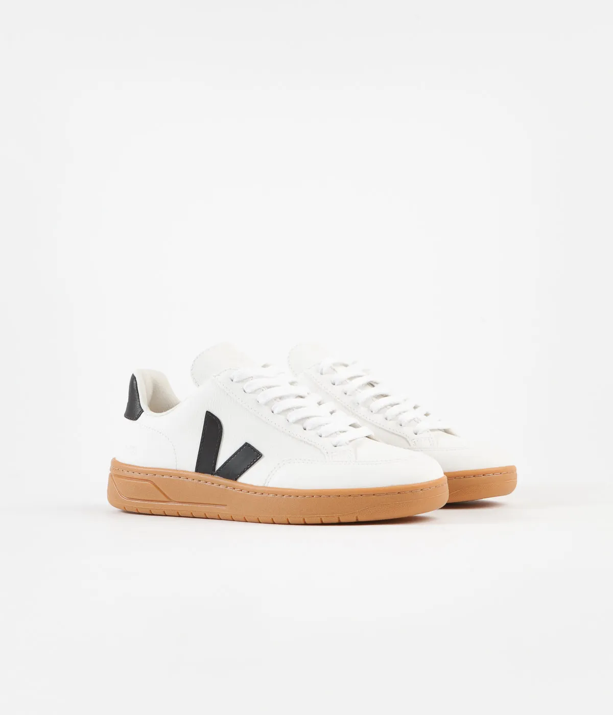 Veja Womens V-12 Chromefree Shoes - Extra White / Black / Gum Sole