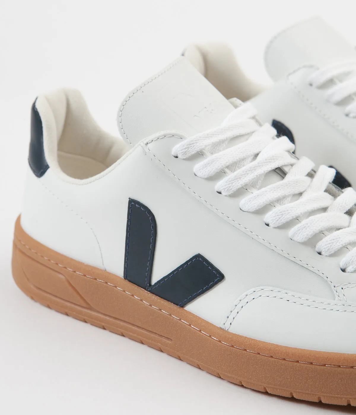 Veja Womens V-12 Leather Shoes - Extra White / Nautico / Gum Sole